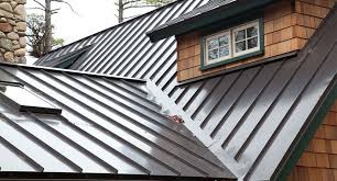 7 Benefits of a Standing Seam Metal Roof for Residential Homes