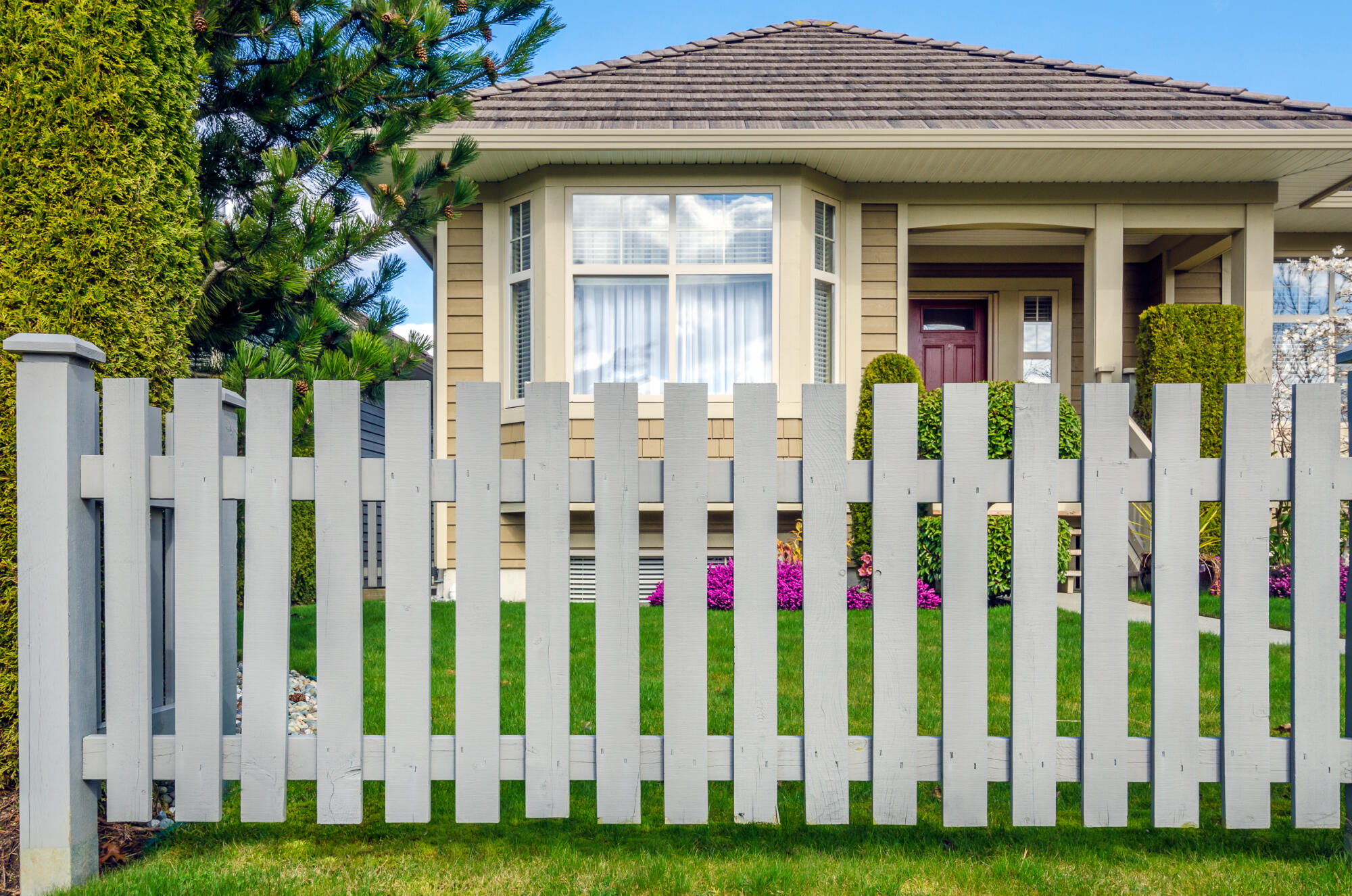 vinyl privacy fence